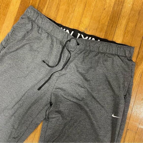 Nike Attack 7/8 Training Pants - Picture 2 of 11